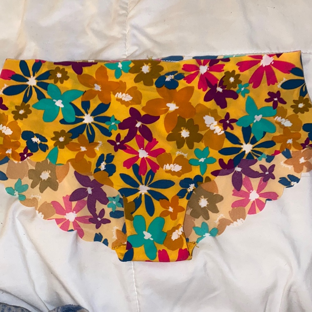 Victoria’s Secret PINK underwear size L